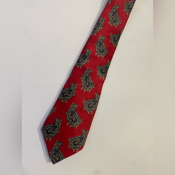 Christian Dior Red Paisley Silk Tie - Picture 2 of 3